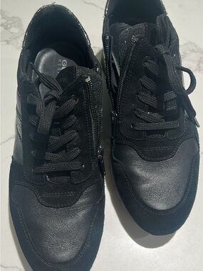 GeoxBlack Lace-Up Zip Sneakers